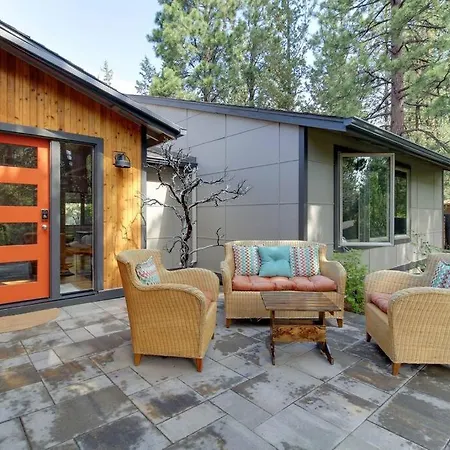 Serendipitous-Ac, Hot Tub, Big Fenced Yard, 2 Master Suites,